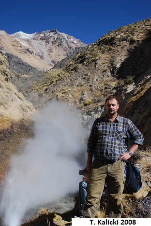 Tomasz Kalicki stands at the volcano