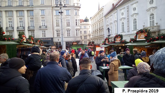 People at the Christmas market